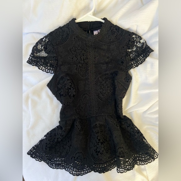 Alya Tops - Black lace short sleeve top